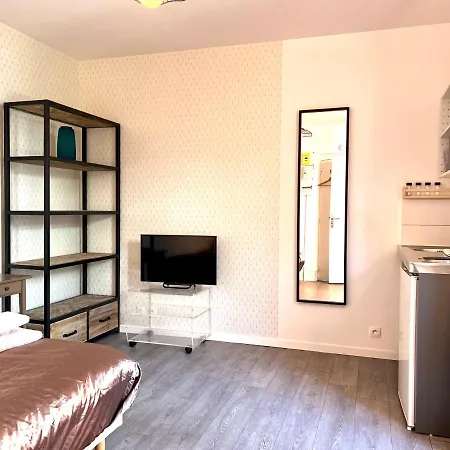 בית אירוח Independant 13 *